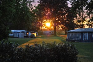 Kamperen in Ommen bij Camping Anna's Hoeve. Gelegen aan de Overijsselse Vecht, midden in de natuur.