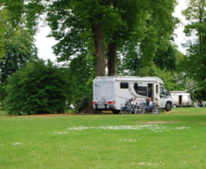 met de camper in Ommen kamperen